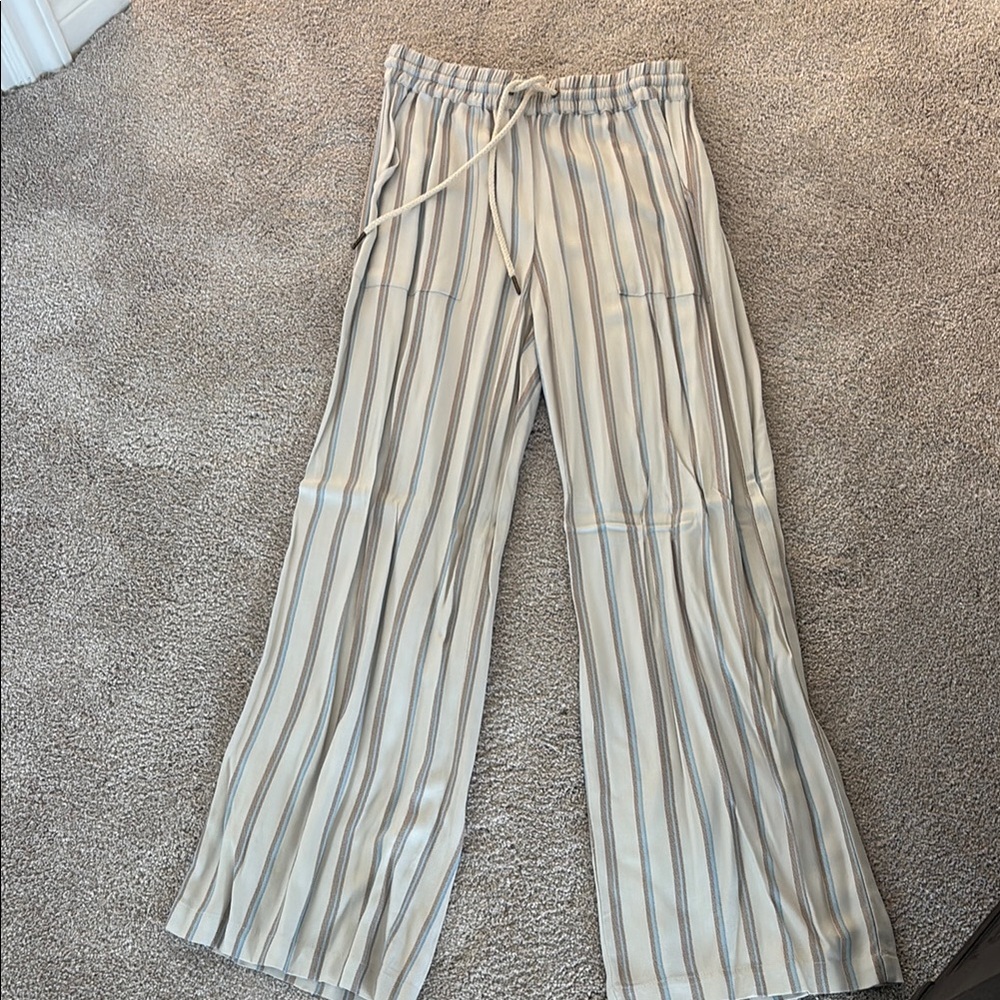 Striped Straight Leg Women's Pants Size Medium (New With Tags)